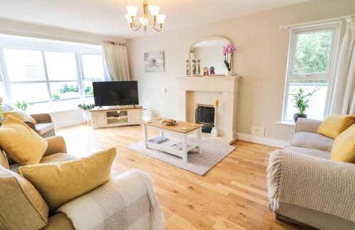 Buncrana House | 12 Hillview