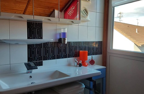 Wyhl House | 12 KM FROM EUROPAPARK RUST-150SQM MAISONNETTE- VACATION HOME