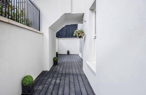 Surbiton Hill Apartment | 12 Lyons House - 2 bedroom apartment