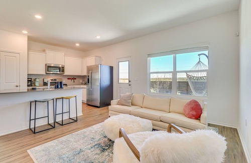 Stony Ridge North House | 12 Mi to Dtwn Austin: Quiet Home w/Patio & Yard