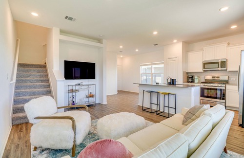 Stony Ridge North House | 12 Mi to Dtwn Austin: Quiet Home w/Patio & Yard
