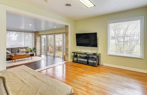 Sharpstown House | 12 Mi to Dtwn Houston Peaceful Home with Yard!