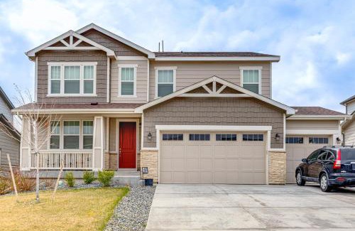 Aurora Apartment | 12 Mi to Hospitals Modern Apartment in Aurora!