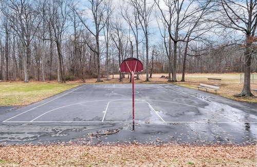 Upper Marlboro House | 12 Mi to Northwest Stadium: Pet-Friendly Home!
