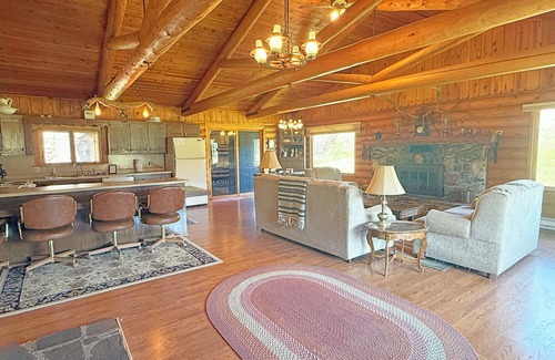 Custer Cabin | 12 Mile Ranch Historic Cabin Surrounded by National Forest