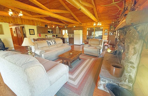 Custer Cabin | 12 Mile Ranch Historic Cabin Surrounded by National Forest