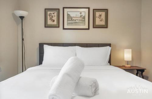 Franklin Park House | 12 Min to Airport Spacious Backyard and Fire Pit