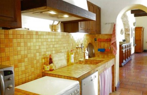 Ornaisons House | 12-person house perfect for seminars/meetings and large families