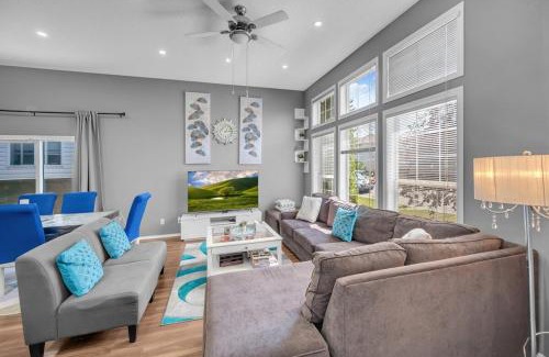 Calgary House | 12 Spacious Home W Ac, Crib, Garage, By Airport