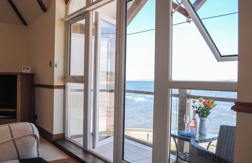 Burgh Island Cottage | 12 THURLESTONE ROCK, family friendly in Thurlestone