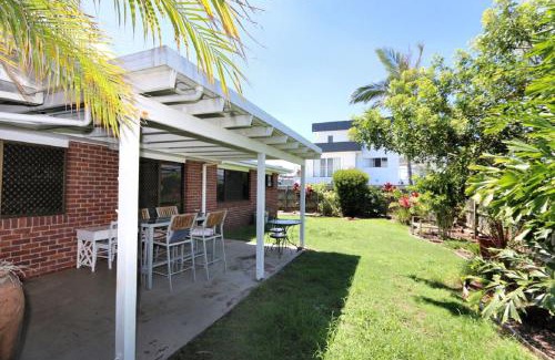 Bargara House | 12 Wilfred Street