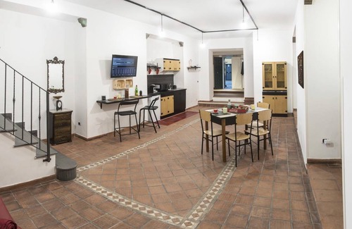 Chiaia Apartment | 120 m² Apartment ∙ 1 bedroom ∙ 5 guests