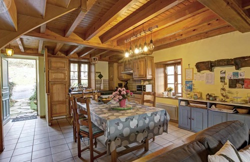 Perigneux Cottage | 120 m² Cabin ∙ 3 bedrooms ∙ 6 guests