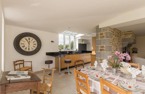 Le Mesnil-Ozenne House | 120 m² Gîte ∙ 3 bedrooms ∙ 7 guests