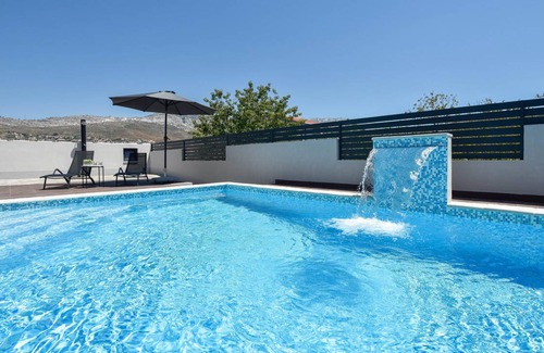 Kamen House | 120 m² House ∙ 4 bedrooms ∙ 9 guests