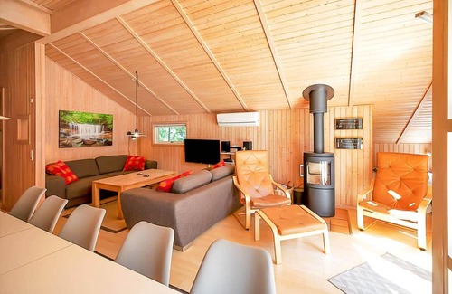 Hojby House | 120 m² House ∙ 5 bedrooms ∙ 11 guests