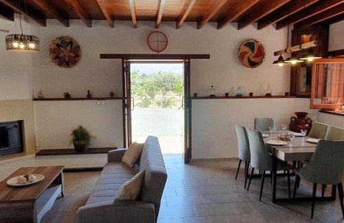Geroskipou Villa | 120 m² Villa ∙ 2 bedrooms ∙ 5 guests
