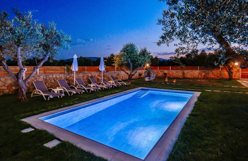 Zakynthos Town Villa | 120 m² Villa ∙ 3 bedrooms ∙ 6 guests