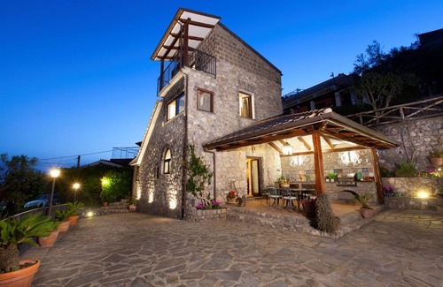 Sant'Agata sui Due Golfi Villa | 120 m² Villa ∙ 2 bedrooms ∙ 4 guests