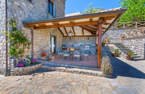 Sant'Agata sui Due Golfi Villa | 120 m² Villa ∙ 2 bedrooms ∙ 4 guests