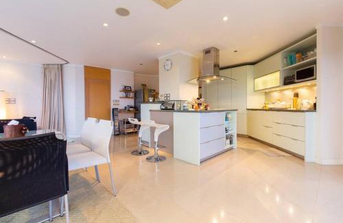 Khao Takiab Apartment | 120 sqm Beachfront Condo