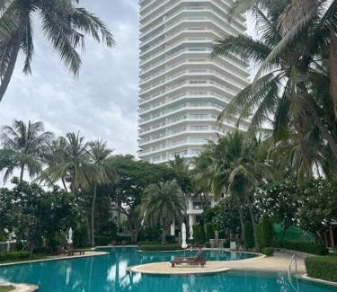 Khao Takiab Apartment | 120 sqm Beachfront Condo