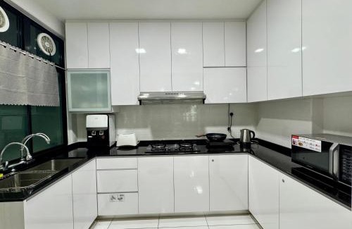 Taman Bukit Mewah Apartment | 1208Paradigm mall Family Cozy up to 11Pax