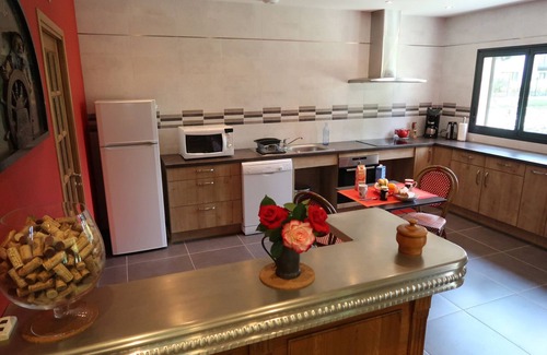 Pessac House | 120m2 detached house with PRM access facing the Pape Clément vineyards