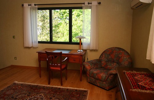 Pessac House | 120m2 detached house with PRM access facing the Pape Clément vineyards