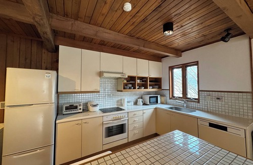Fujikawaguchiko House | 120sqm cottage 3min walk lake BBQ 5min drive Kawaguchi Mt.Fuji stay fam & frnds