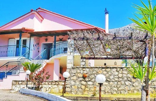 Paleros Villa | 121 m² Villa ∙ 2 bedrooms ∙ 6 guests