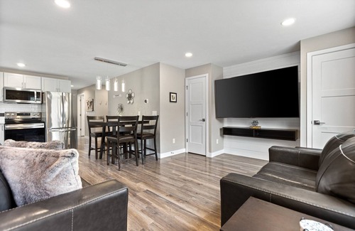 Green Bay House | 1220 Lambeau Field Luxe