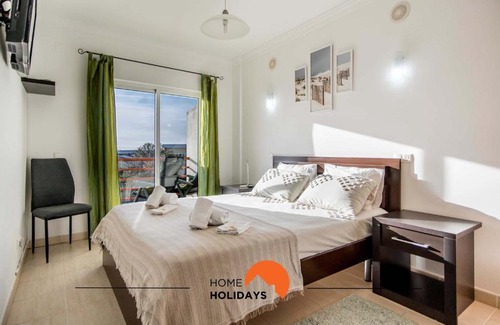 Vale de Parra Apartment | #123 T2 Pão das Areias by Home Holidays