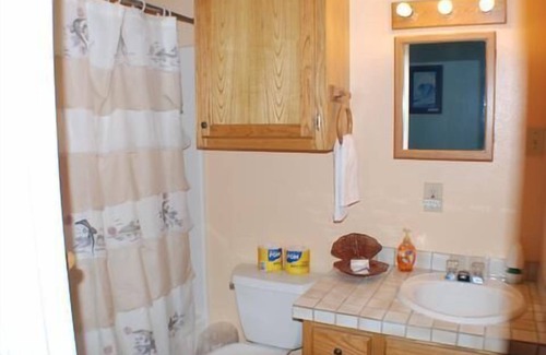 Port Mansfield Condo | 123 West Harbor Condo B - Beautiful Condo in the harbor with spacious deck