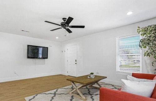 Arabi Apartment | 1234 Mehle Street · Lovely 1 bedroom unit with free parking on premise
