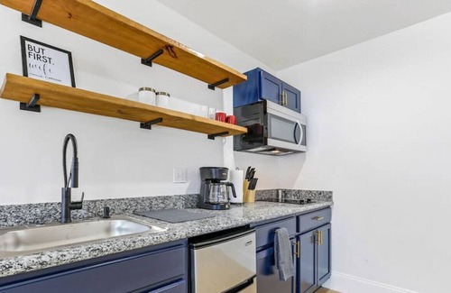 Arabi Apartment | 1234 Mehle Street · Lovely 1 bedroom unit with free parking on premise