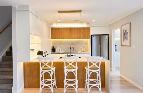 Auckland House | 123B Forresthill Rd