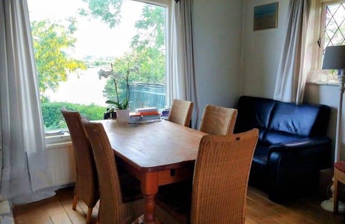 Ijsselmonde Resort | 124 m² Private room ∙ 1 bedroom ∙ 4 guests