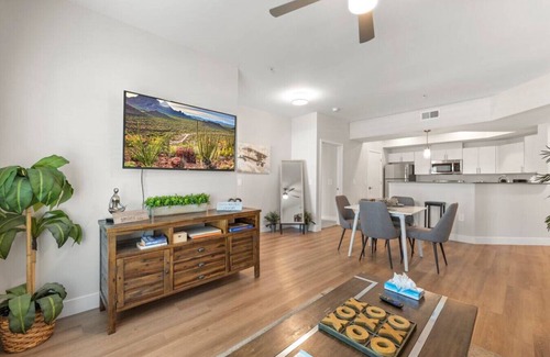 Phoenix Apartment | 125 2 BR near State Farm & Parks w/Gym & Heated Pool
