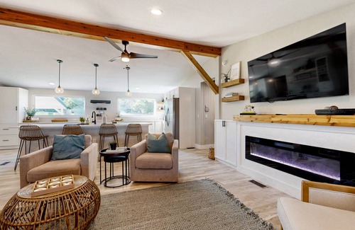 Burnet House | 125 m² Mobile home ∙ 3 bedrooms ∙ 8 guests