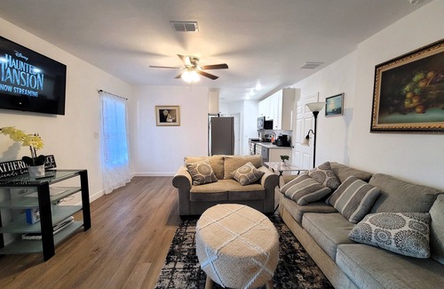 Tallahassee House | 126-House (10BR): a renovated duplex near FSU