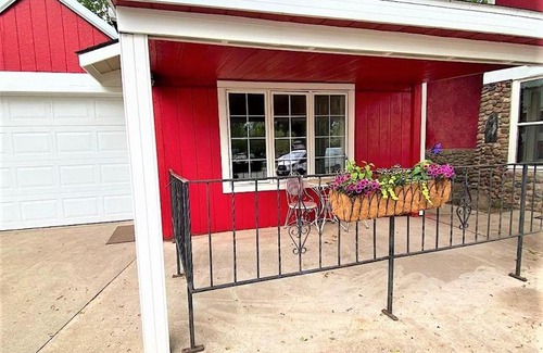 Arnolds Park Apartment | 127 Hwy 71 AT Bunk House