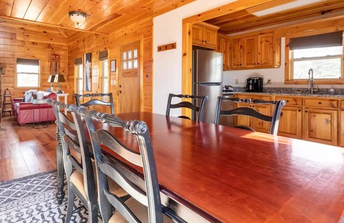 Mentone House | $129 August Mid-Week SALE!Brow-HotTub-GR8Coffee-Pet-New Bath