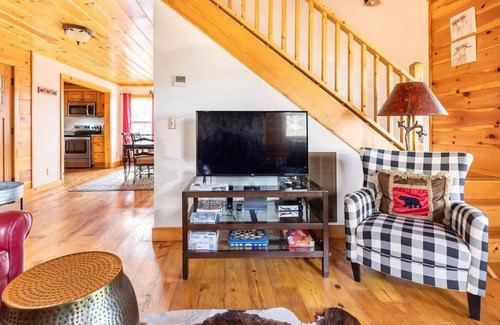 Mentone House | $129 August Mid-Week SALE!Brow-HotTub-GR8Coffee-Pet-New Bath