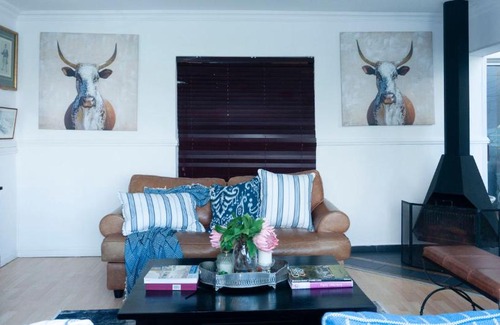 Kosmos Bed & Breakfast | 129inHarties Lodge and SPA
