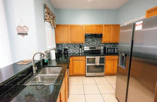 Meadow Woods House | 12min from airport/20min from Parks
