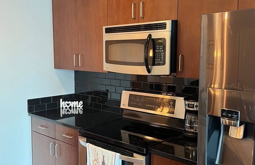 Atlantic Station Area Condo | 12th floor CONDO w/ SKYLINE VIEWS