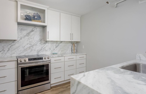 Pensacola Beach Condo | 12th floor Upscale Condo with Bay Views - Tristan Towers 12E