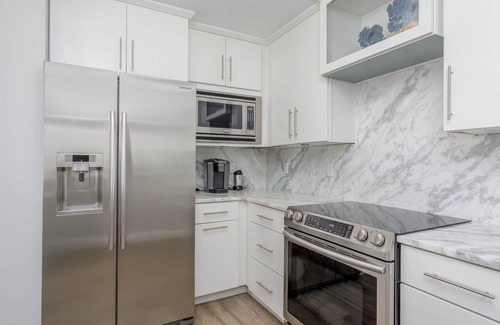 Pensacola Beach Condo | 12th floor Upscale Condo with Bay Views - Tristan Towers 12E