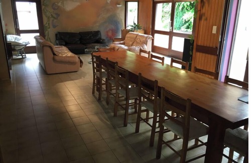 Camoel House | 13-bed house with quiet garden